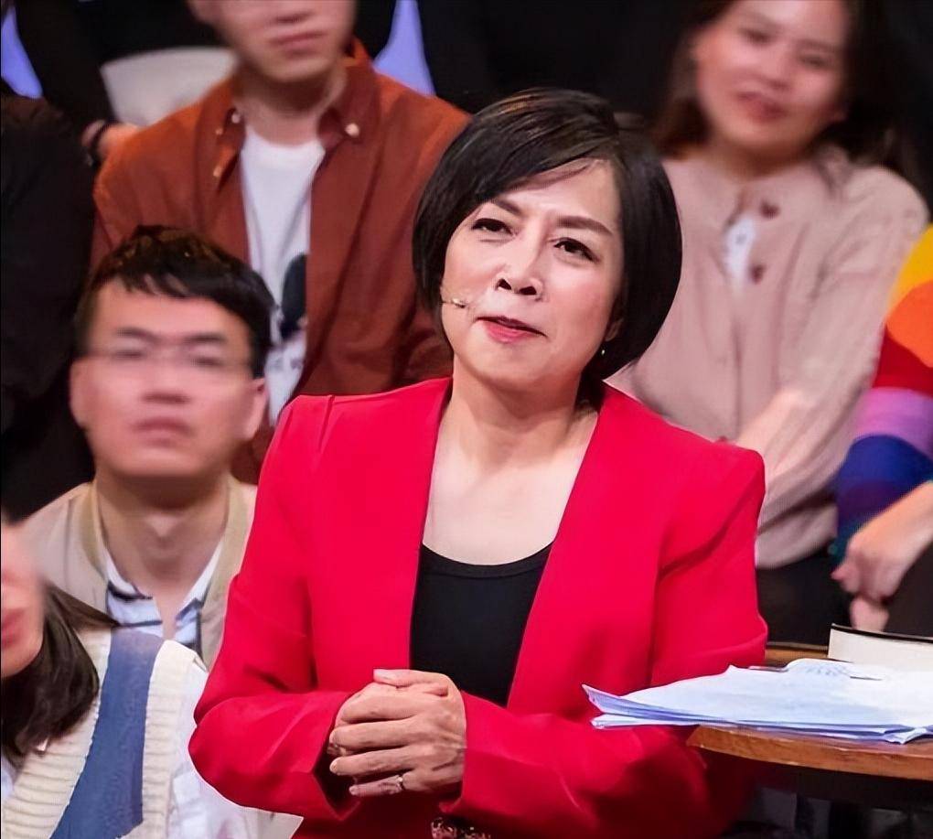 黄智贤曾吐露:我是中国的台湾人,结果前脚刚回台,节目就被下架