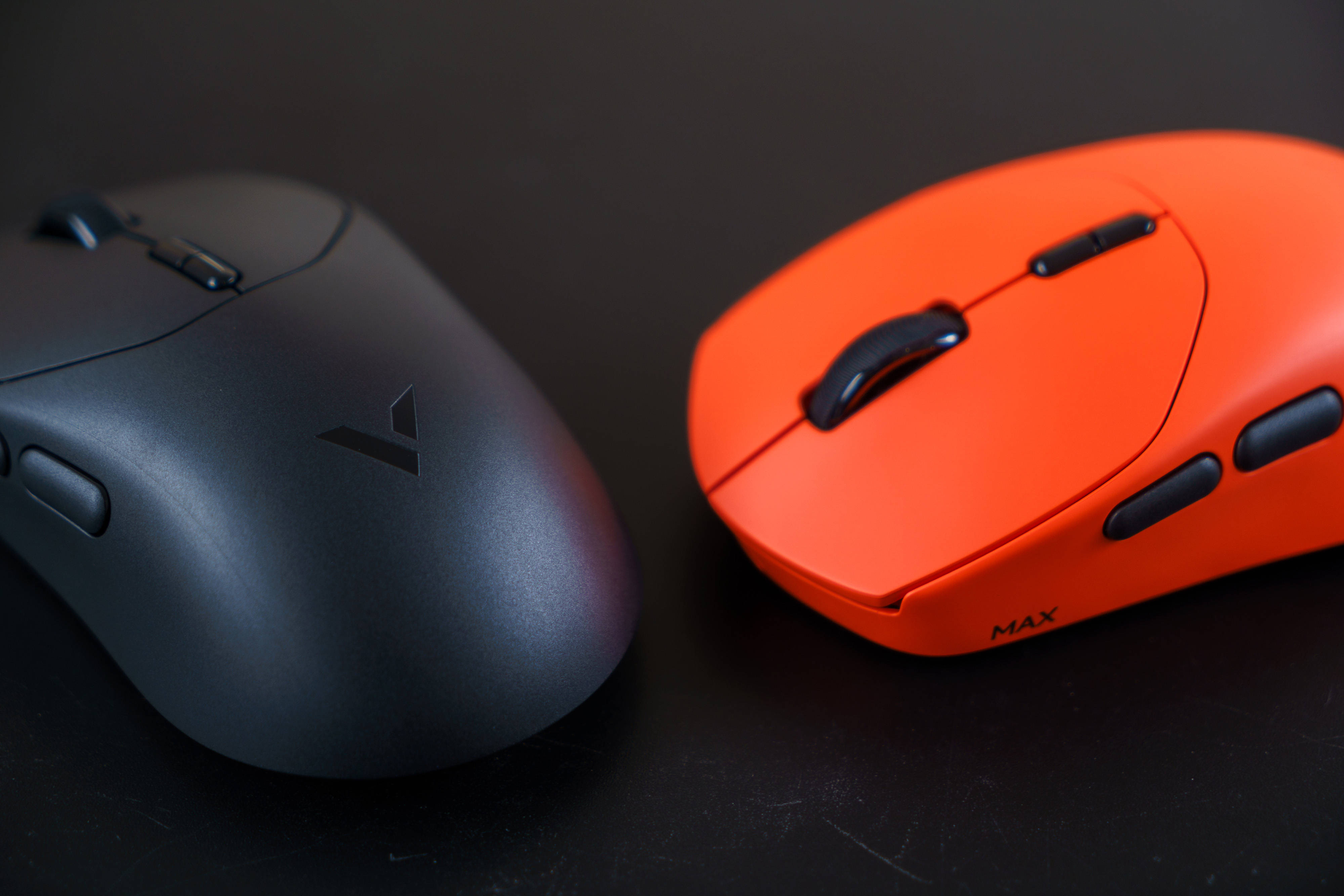 喜欢适配中小手的对称型VT二代电竞鼠标？呐！雷柏VT1系列了解下