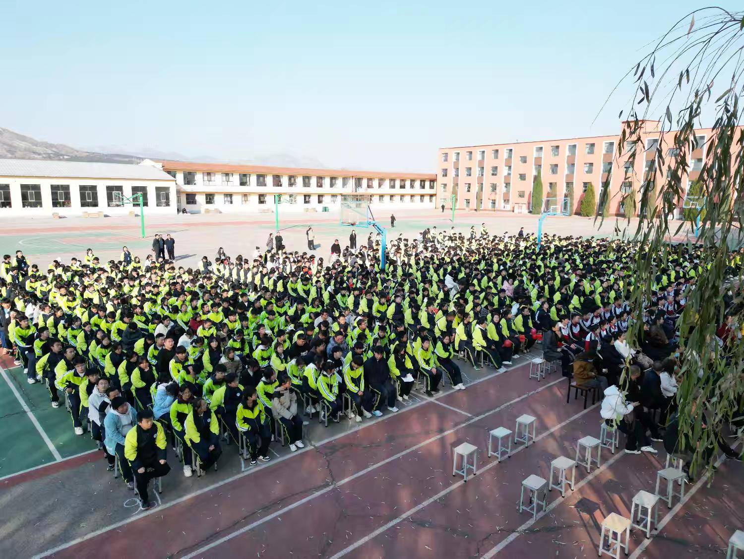 为梦想疯狂一次!灵丘四中高考励志演讲点燃学子冲刺热情