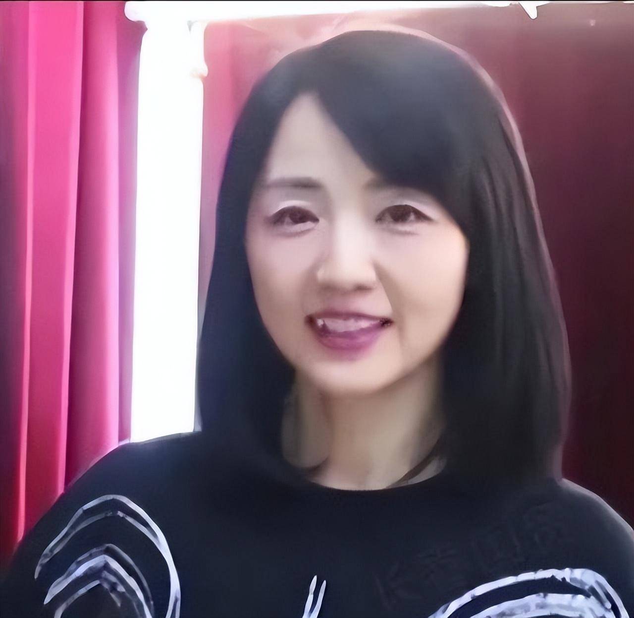 "气象小姐"杨丹:27年毫无失误,丁克不生孩子,40岁当了妈妈