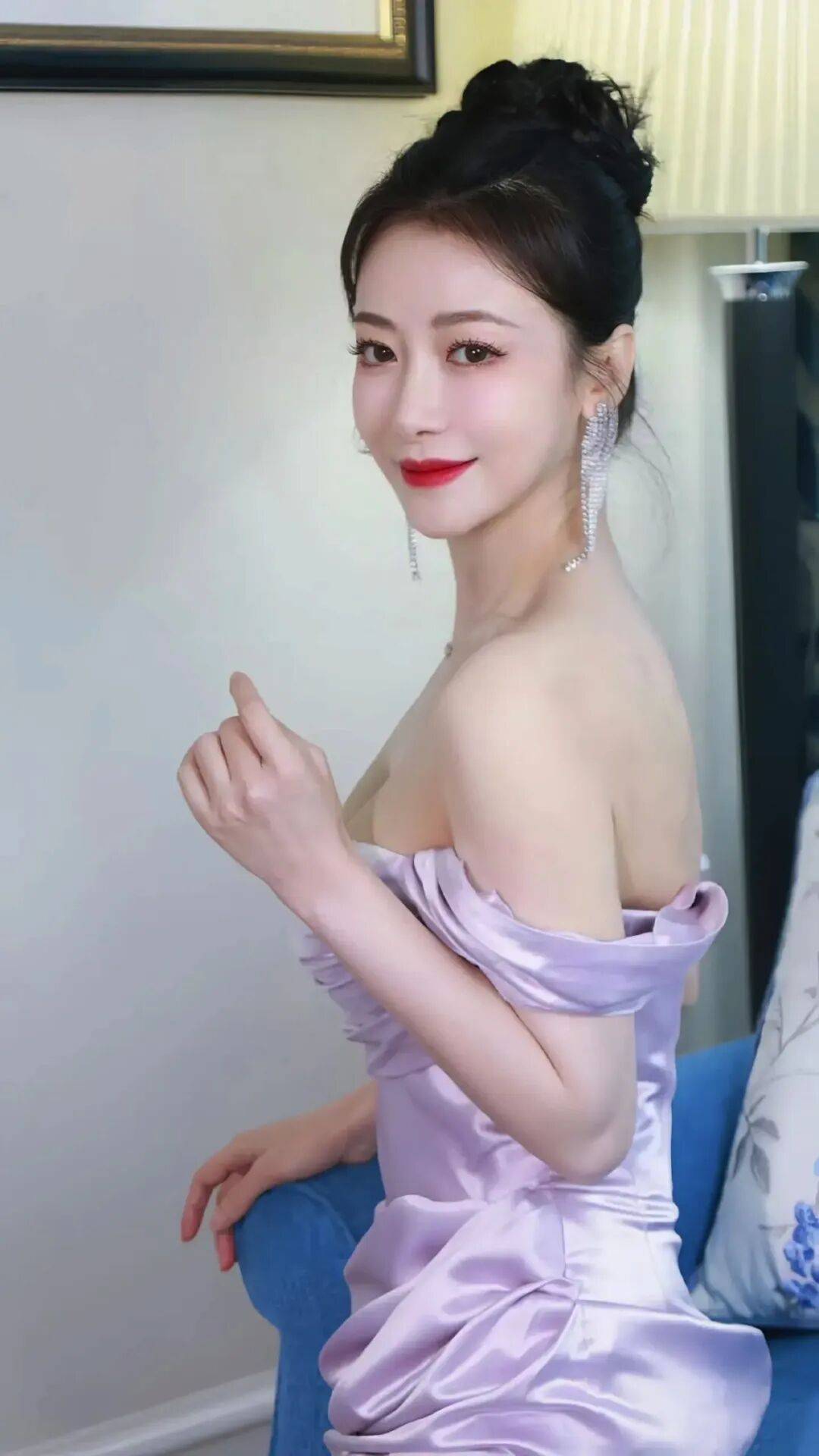 陈紫函,49岁身材逆天,岁月在她身上仿佛停