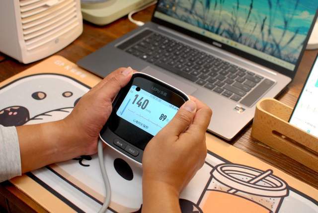 乐普心电血压计BP3体验：心血管健康管理“小卫士”。