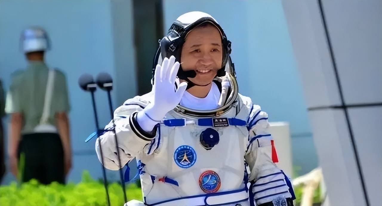 已经退休的"飞天将军"聂海胜,如今过着怎样的生活?