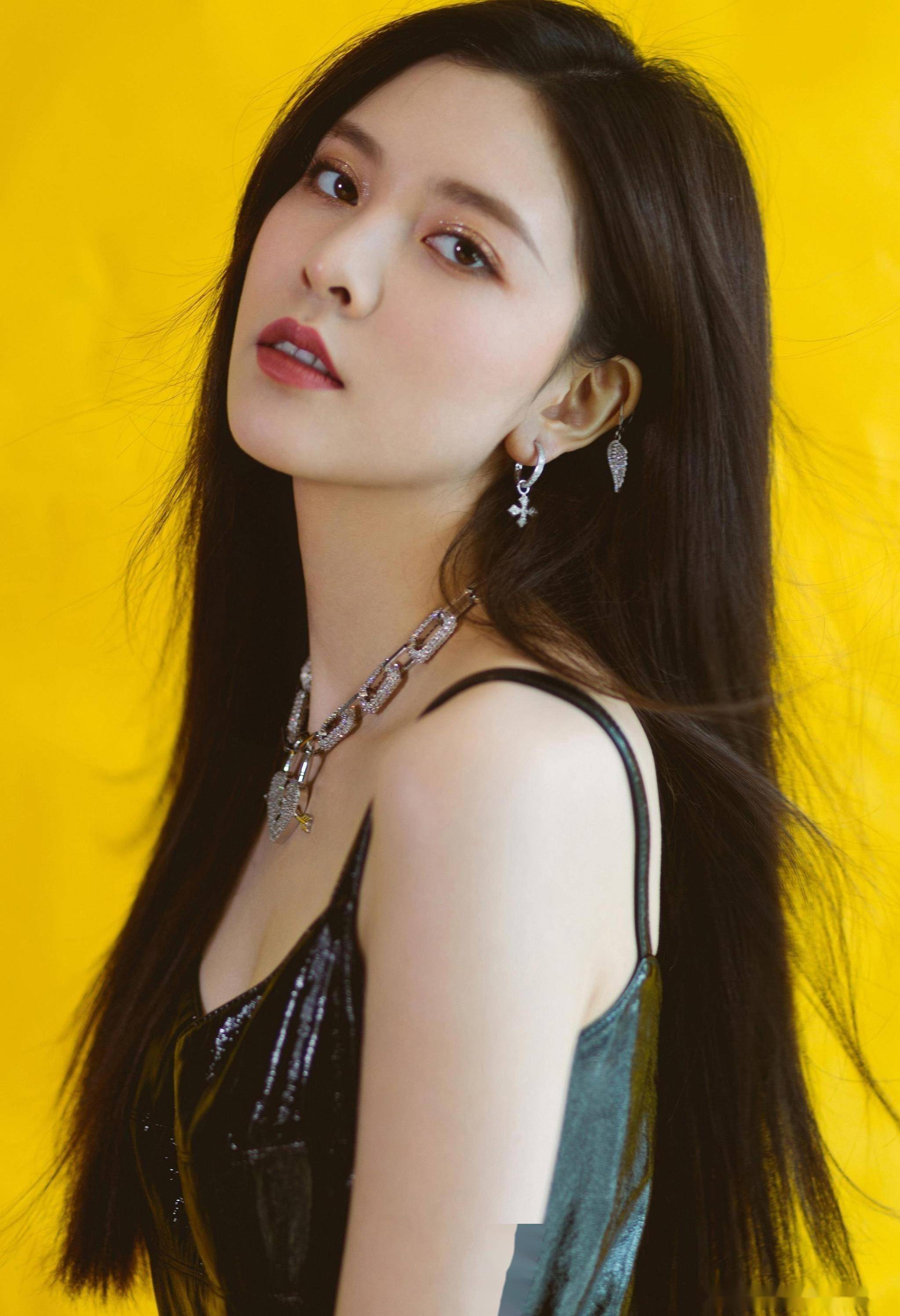 窦靖童宋妍霏被拍亲密牵手,原来一切早有预兆