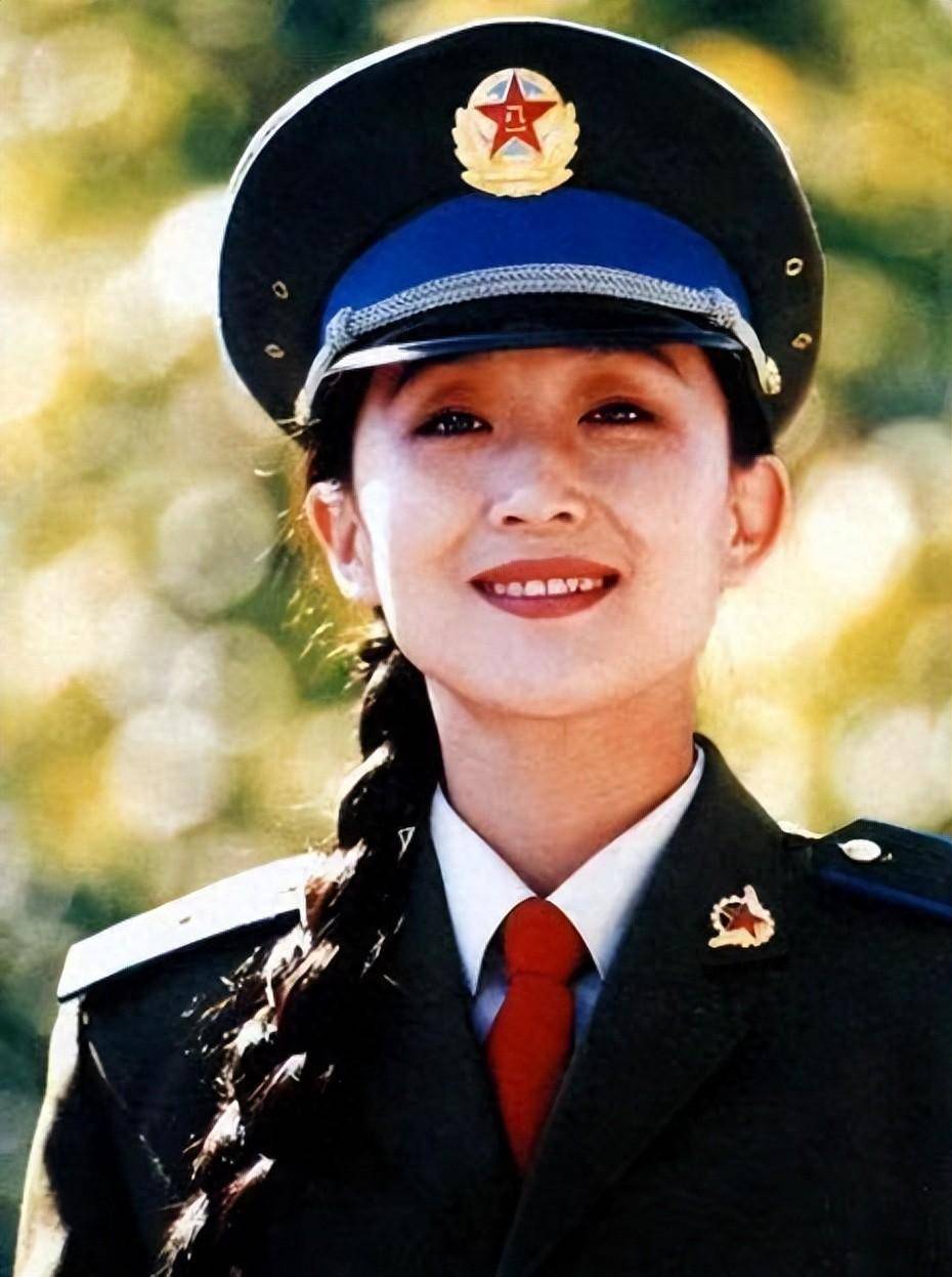 56岁陈瑾:为何至今未婚,出道30年0绯闻,果真如此"干净"?