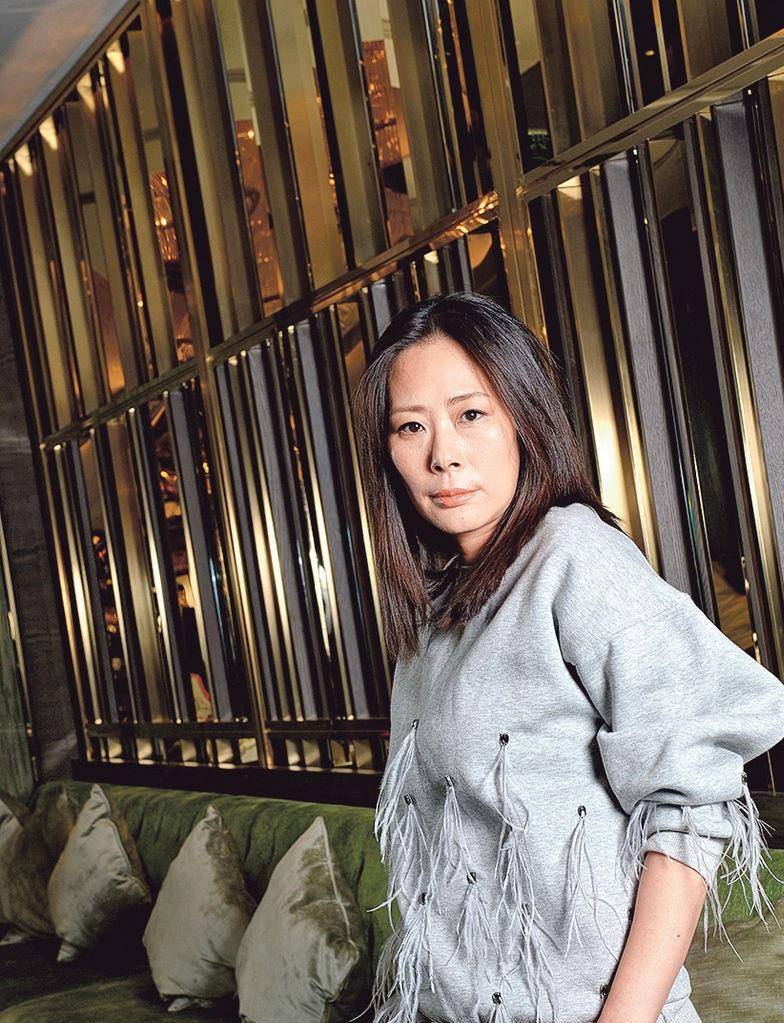 59岁香港女歌手经抢救后脱离危险,目前病情趋于稳定