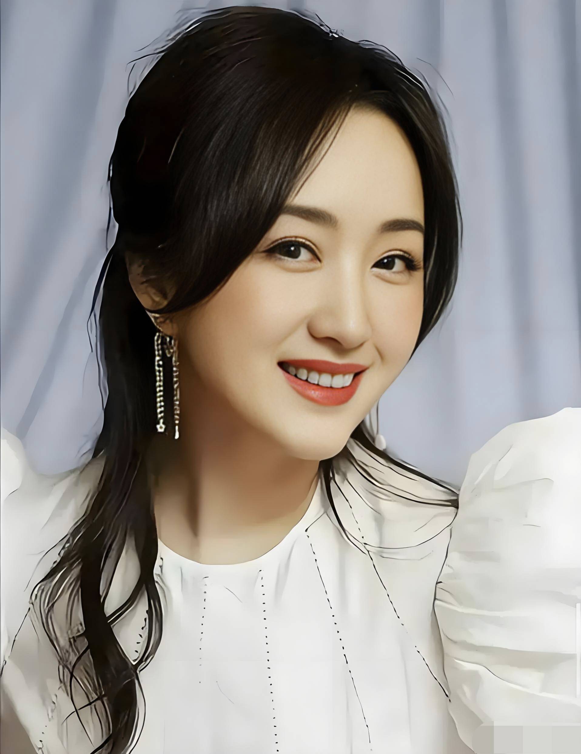 官媒发声54岁杨钰莹再破天花板让整个娱乐圈沉默了岁月从不败美人