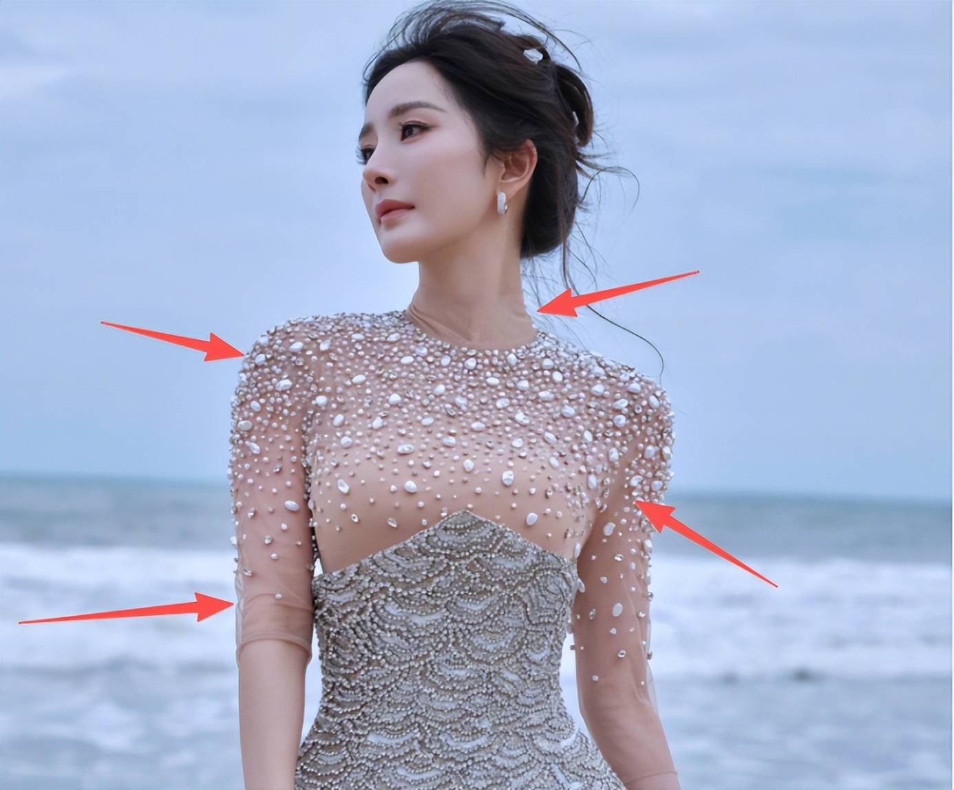 从杨幂到关晓彤,再到迪丽热巴,娱乐圈的女明星们似乎永远处于"零容错"