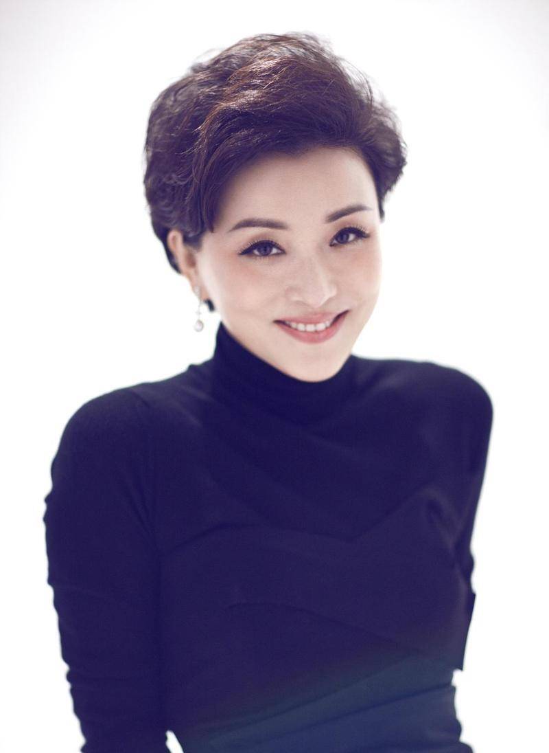 没想到,杨振宁去世仅7天,杨澜竟因一个举动,实现口碑暴增!