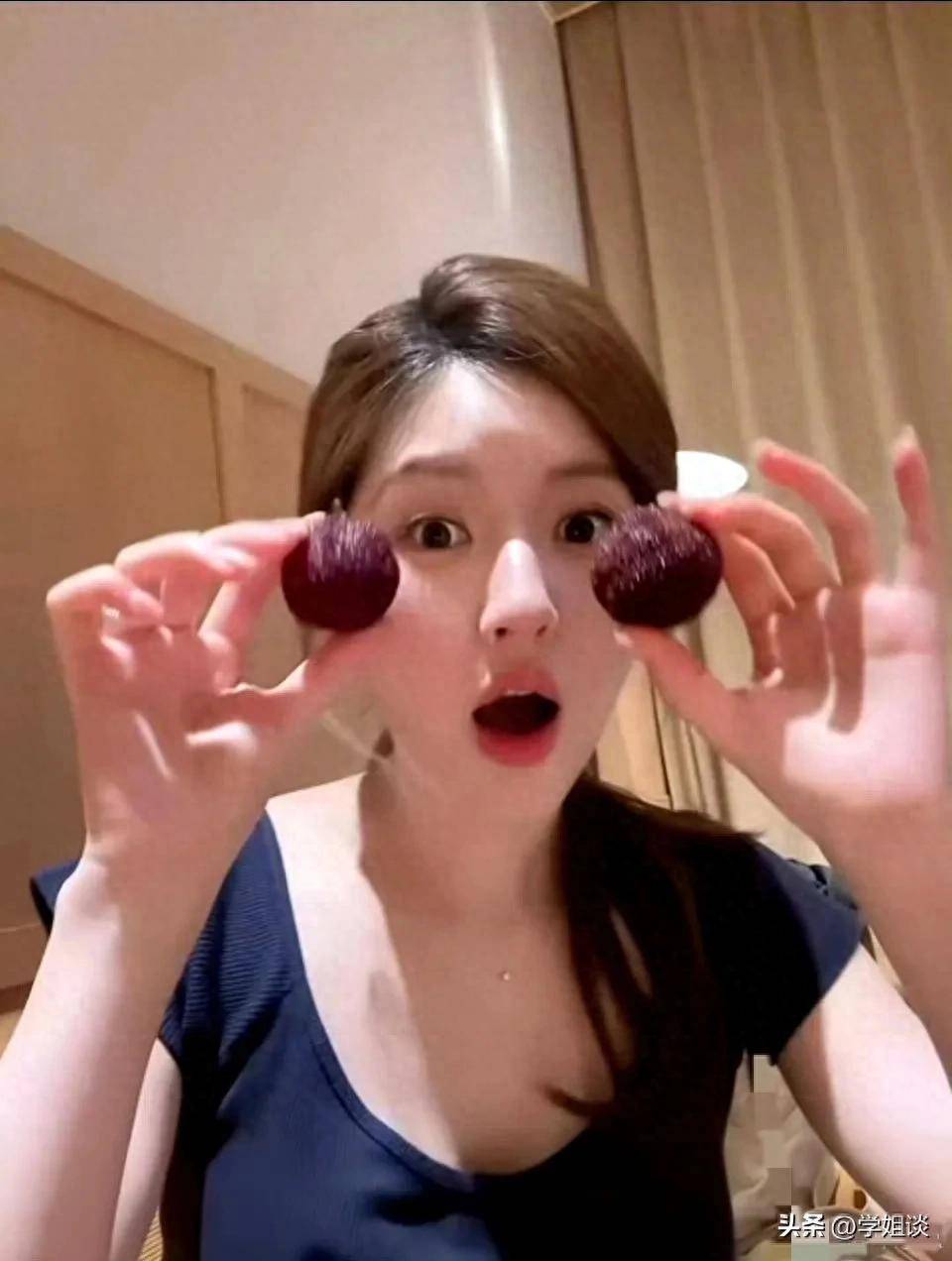 赵露思吃杨梅被骂戏精！网友：有必要演那么夸张吗？