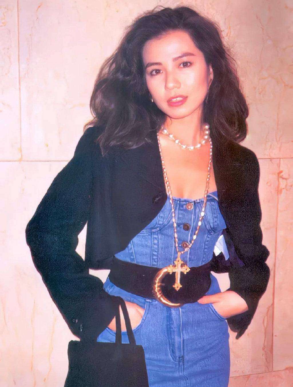 年轻时的钟楚红太惊艳,穿衣尽显女人味,这才是美艳型美女