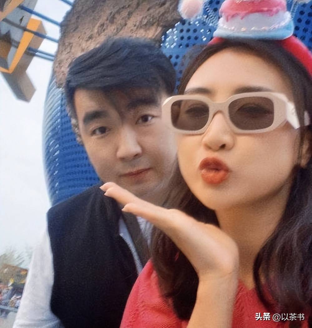 何雯娜与陈一冰分手后,未婚先孕嫁身家上亿二婚导演,如今幸福吗