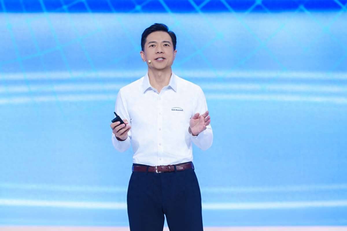 李彦宏：当AI能力被内化，智能不再是成本而是生产力