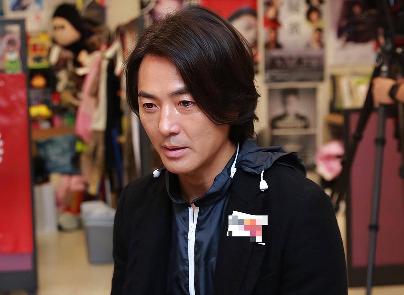 谈及没有孩子的婚姻问题,54岁郑伊健说到了朴树心坎上:人生太苦