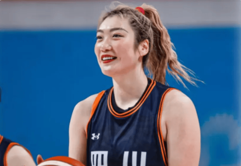 两度决赛惜败广东！川女篮迎阵痛：韩旭离队 + 金元失效，或迎重建拐点