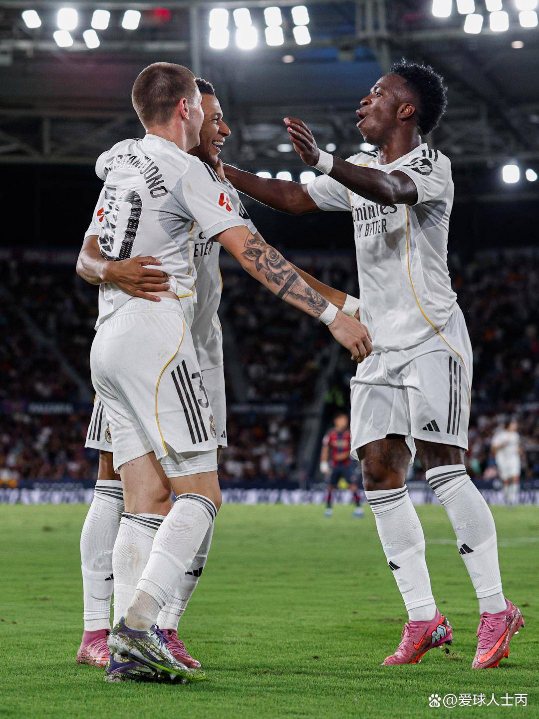 重大！巴黎筹划免签维尼修斯，皇马很被动巴西帝星转战法甲