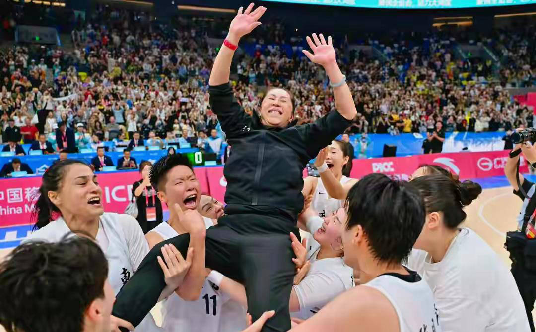 决赛仅得2分沦为旁观者，李梦状态起伏巨大，宫鲁鸣预测成真