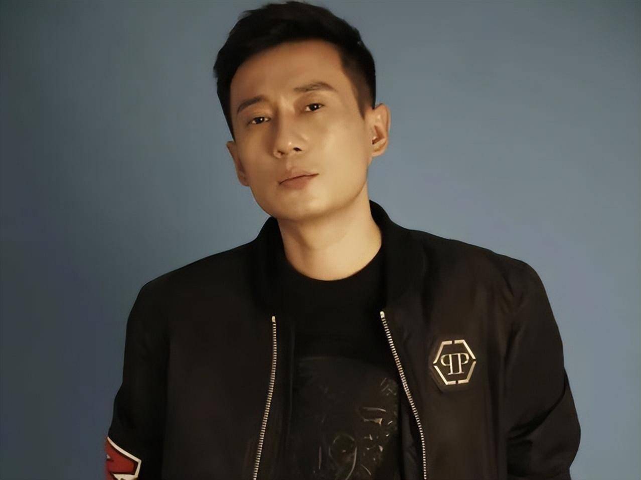 演员徐洪浩:娶小10岁妻子,戏里演父女,戏外恩爱惹人羡