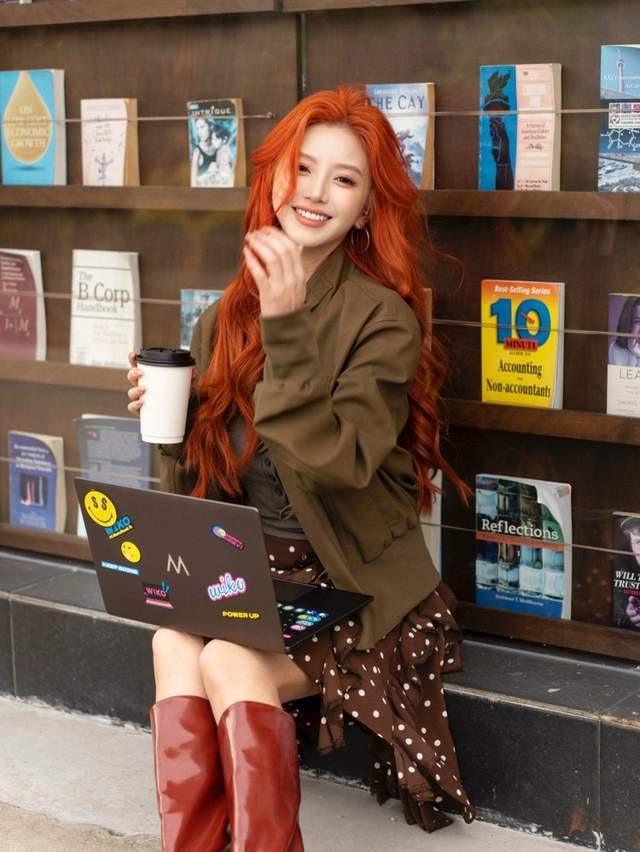 用圆键把“班味”消除，WIKO Hi MateBook 14 高效治愈还能贴出快乐