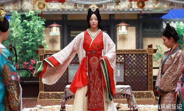例如,卫青将皇帝赏赐的500斤黄金赠送给王夫人的家族,这也是一种政治