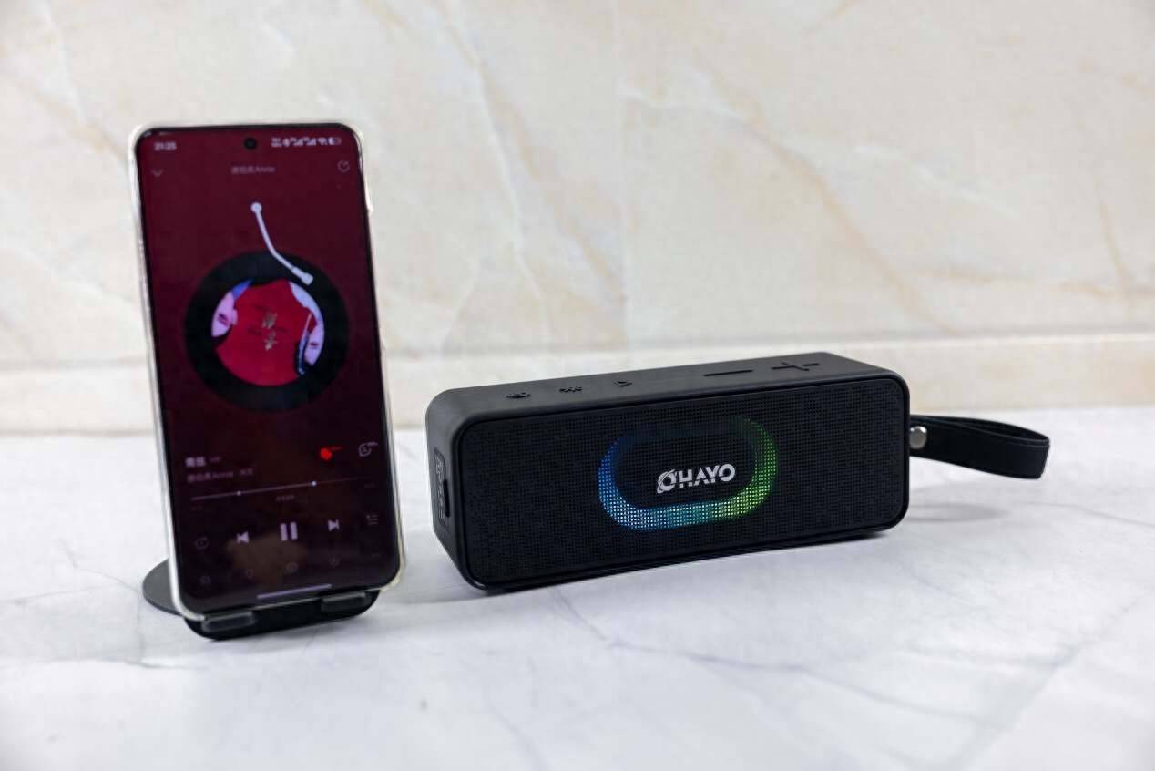 声光同步律动，小体积大功率，雷登S11便携蓝牙音响体验