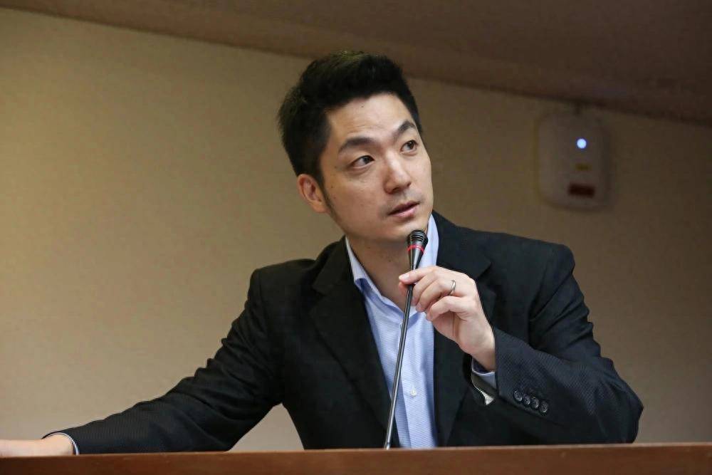 他出的馊主意是,让蔡英文前来参与2020年台北市市长的竞选