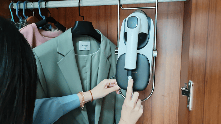 专业级奢护熨衣体验!舒乐氏Lina挂烫机，让每日精致成为轻松习惯!