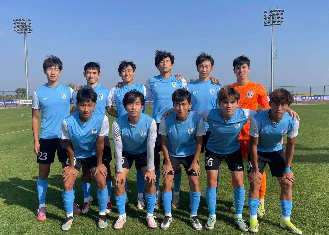 李各璨