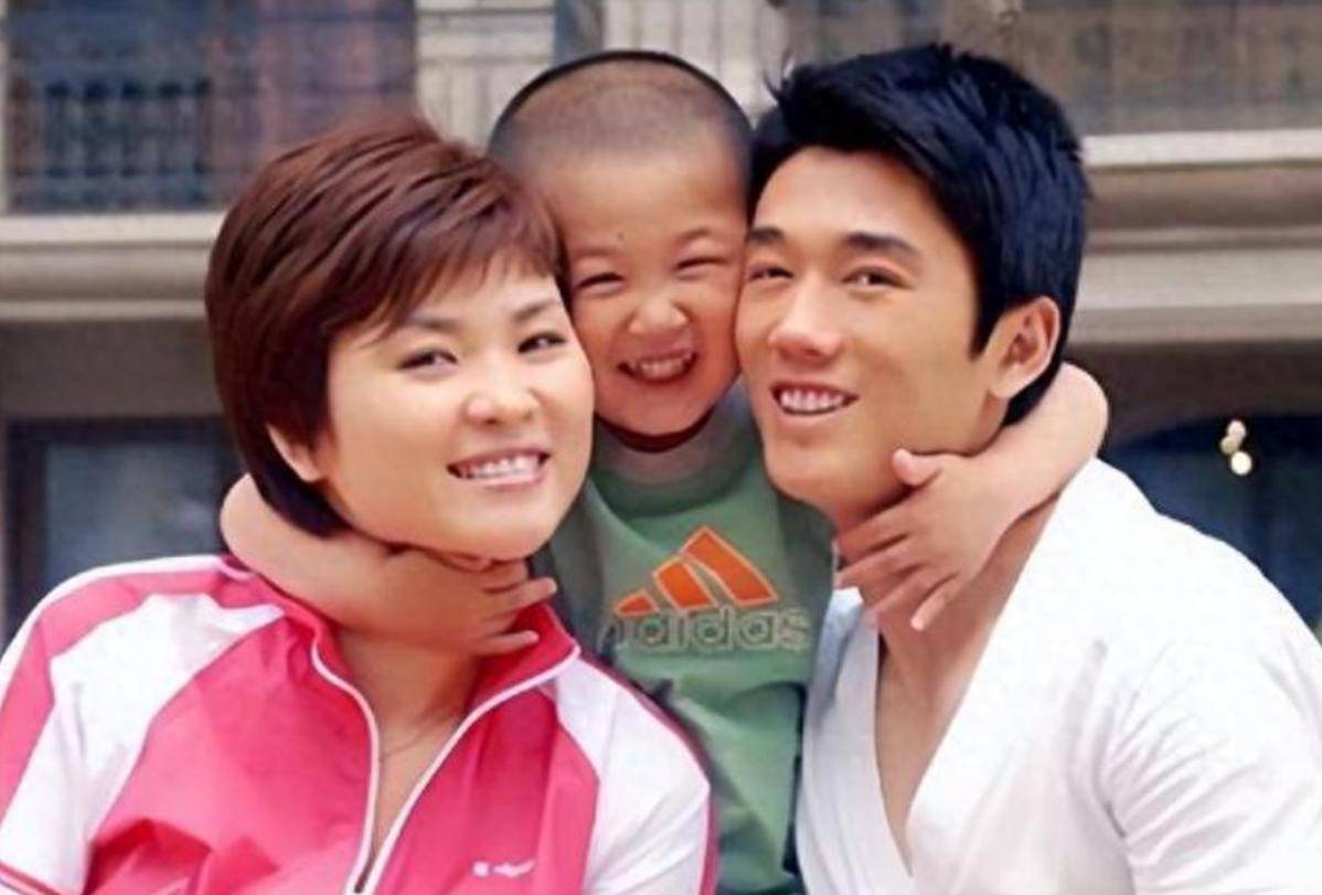 邬娜:嫁小5岁国脚丈夫生一子,儿子长大后成了网球名将