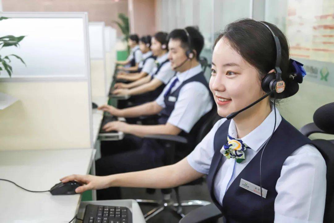 4. 线上客服利用ai技术和素材实现24小时挂机带货,无需真人出镜