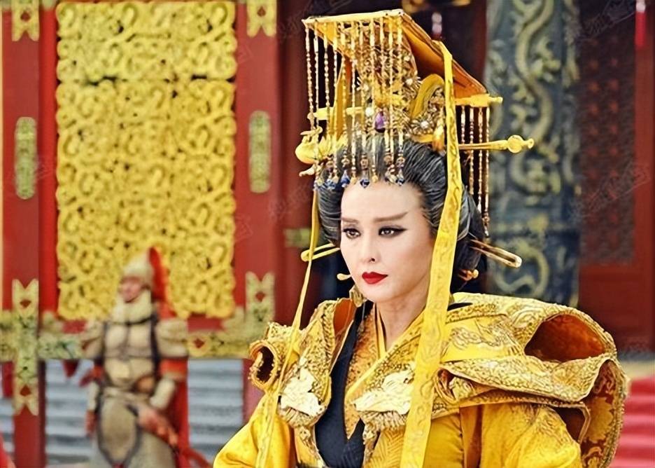晚年被儿子架空,惨遭儿媳折磨