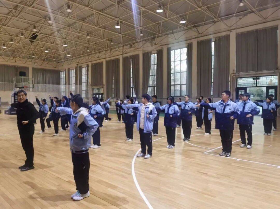 三尺讲台赛,盐中英才扬