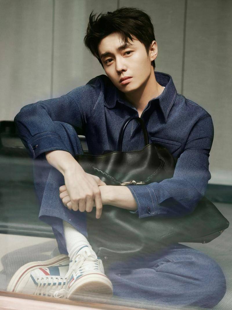 翟子路口误现场!把李兰迪喊成云迪,发文回应称太紧张