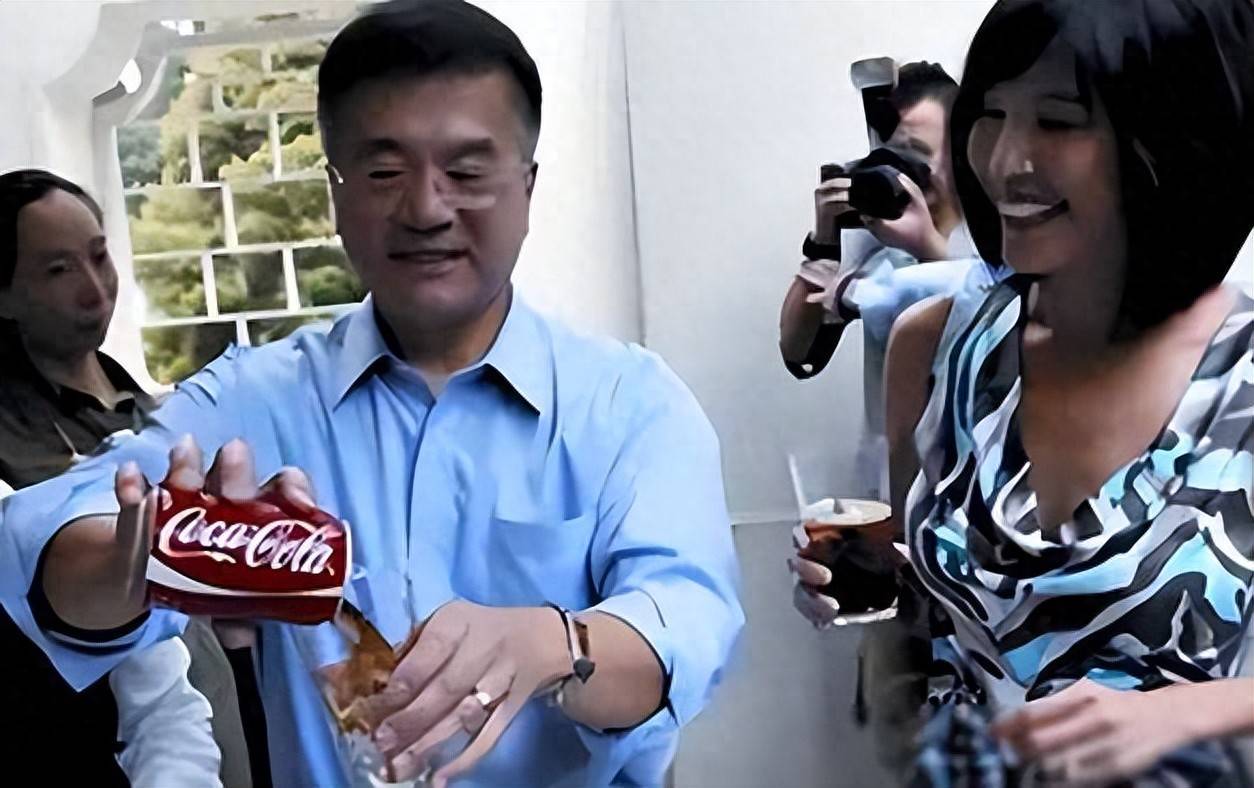 美国成为许多人心中的理想之地.骆家辉的祖父骆世泽便是其中一位