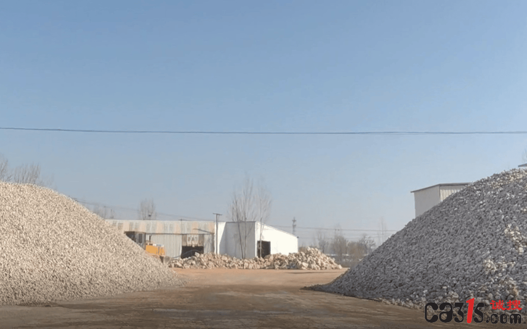 山东泗水一养殖场被曝无证采矿:立项两年未养一头牛却卖石料(图1)