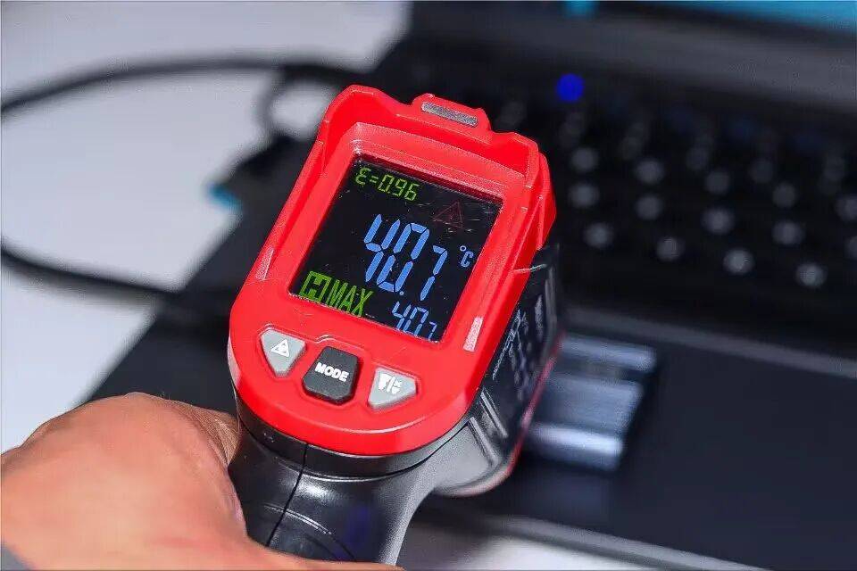 读写速度慢如蜗牛,原来是我选错了移动固态硬盘盒