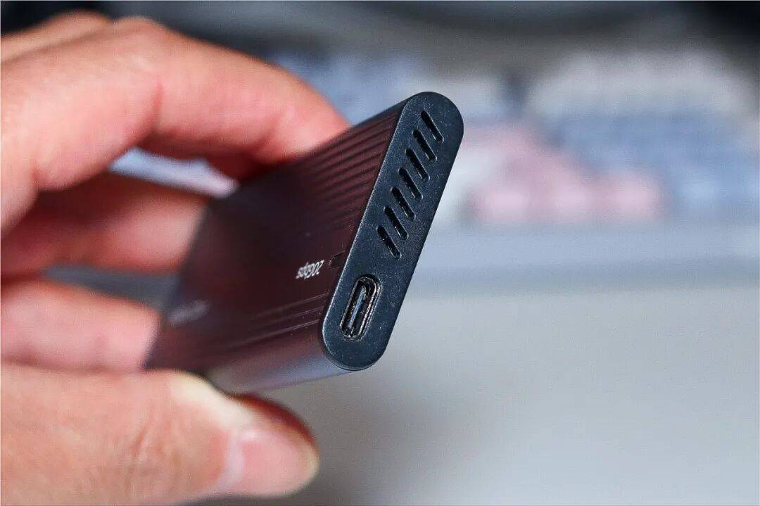 读写速度慢如蜗牛,原来是我选错了移动固态硬盘盒