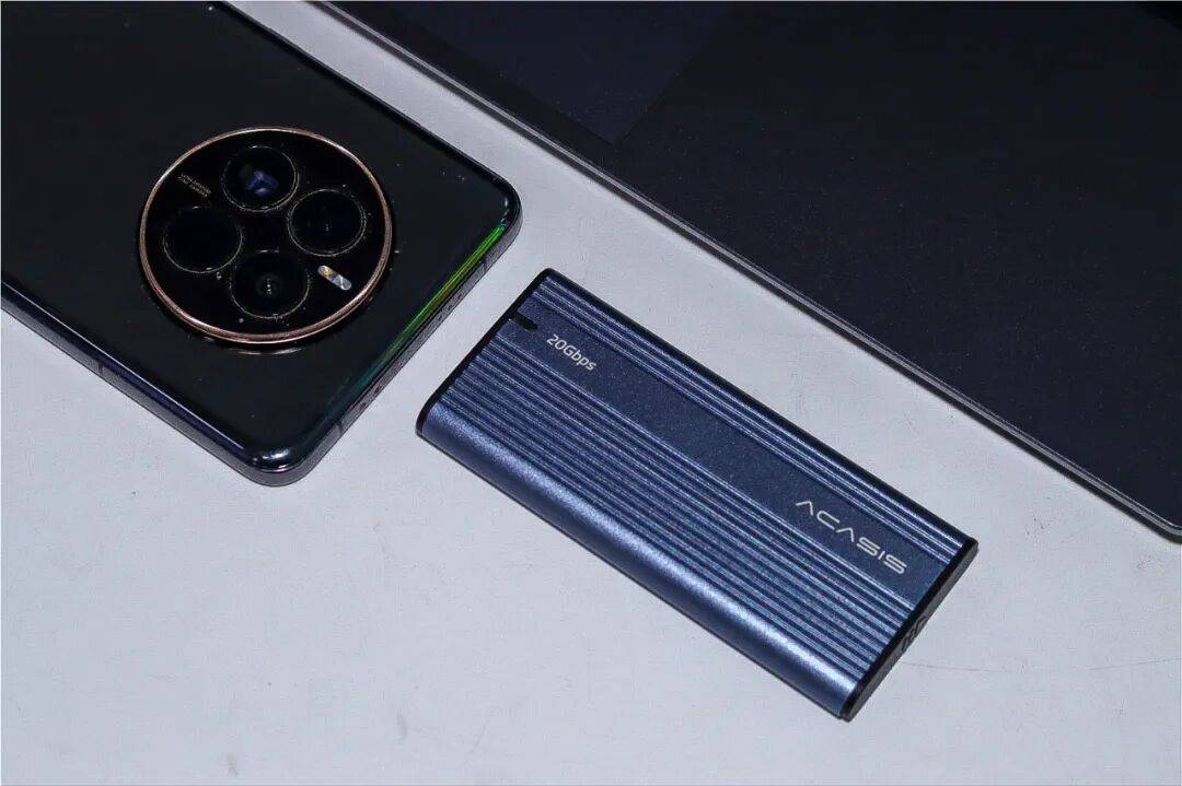 读写速度慢如蜗牛,原来是我选错了移动固态硬盘盒