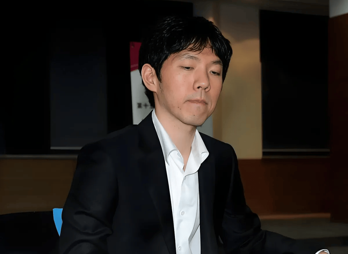 上世纪九十年代,16岁的李昌镐横空出世,夺走17个世界冠军