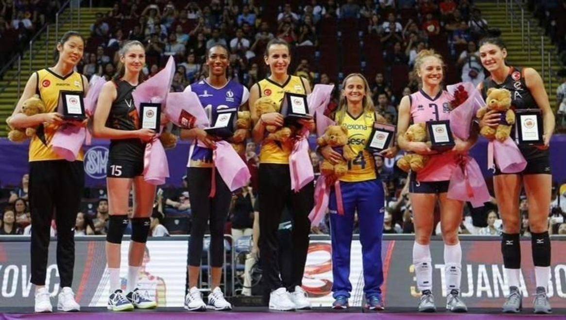 米莲娜·拉西奇二传手:梅亚尼·索萨副攻手:加比·吉马良斯 和 朱婷