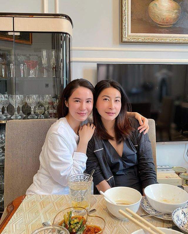 霍家三代主母传奇:从吕燕妮到郭晶晶,看豪门选媳的智慧