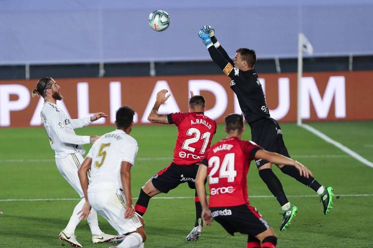 西甲第16轮马洛卡 vs 埃尔切,保级战激烈,主场险胜或上演冷门。