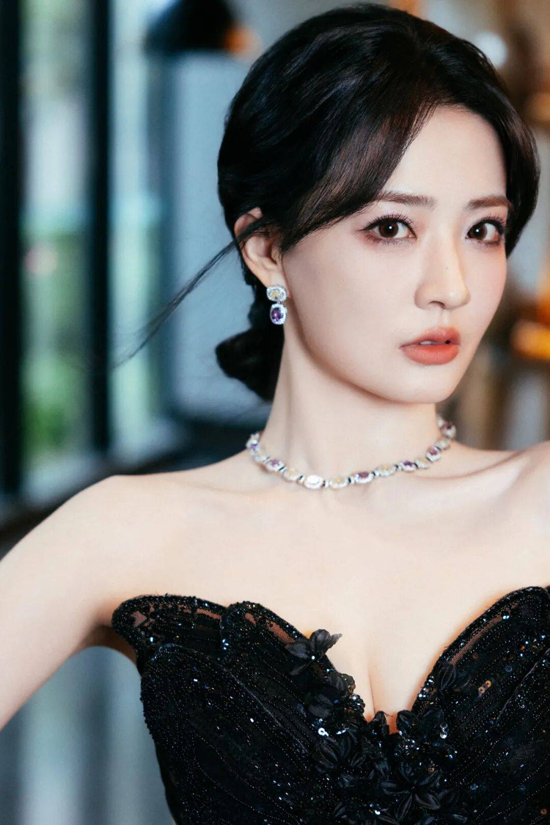 徐璐写真超火辣！雪肤玉貌魔鬼身材太性感