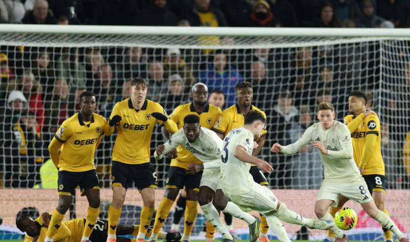 英媒抨击中国足球“劣根性”引争议：狼队遭遇降级背后的深层反思