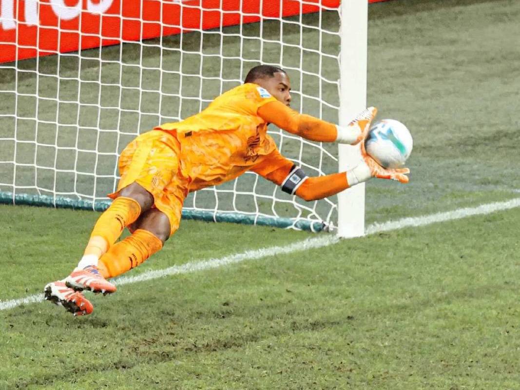 意甲知名媒体人:米兰门将迈尼昂已表现出续约意向,主要得益于阿莱格里和塔雷