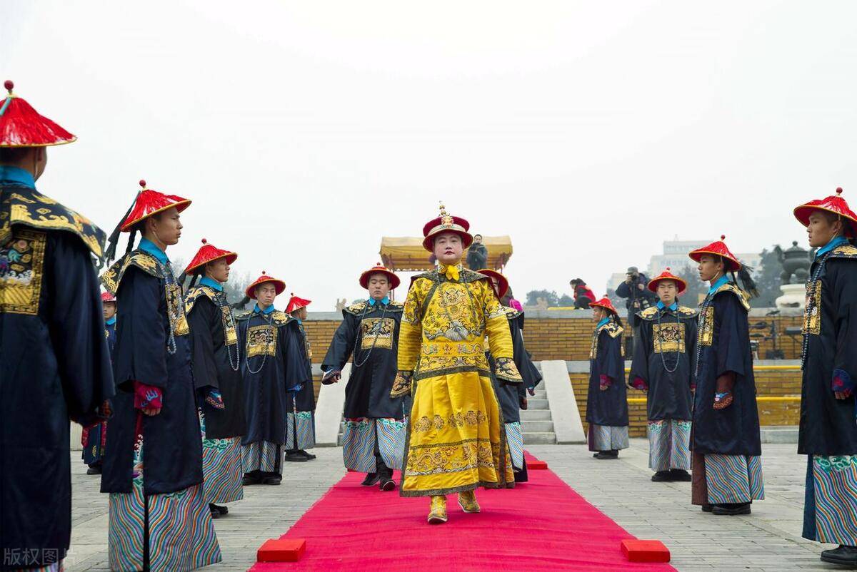 这一事件并非危言耸听,而是真实发生在嘉庆时代的清朝