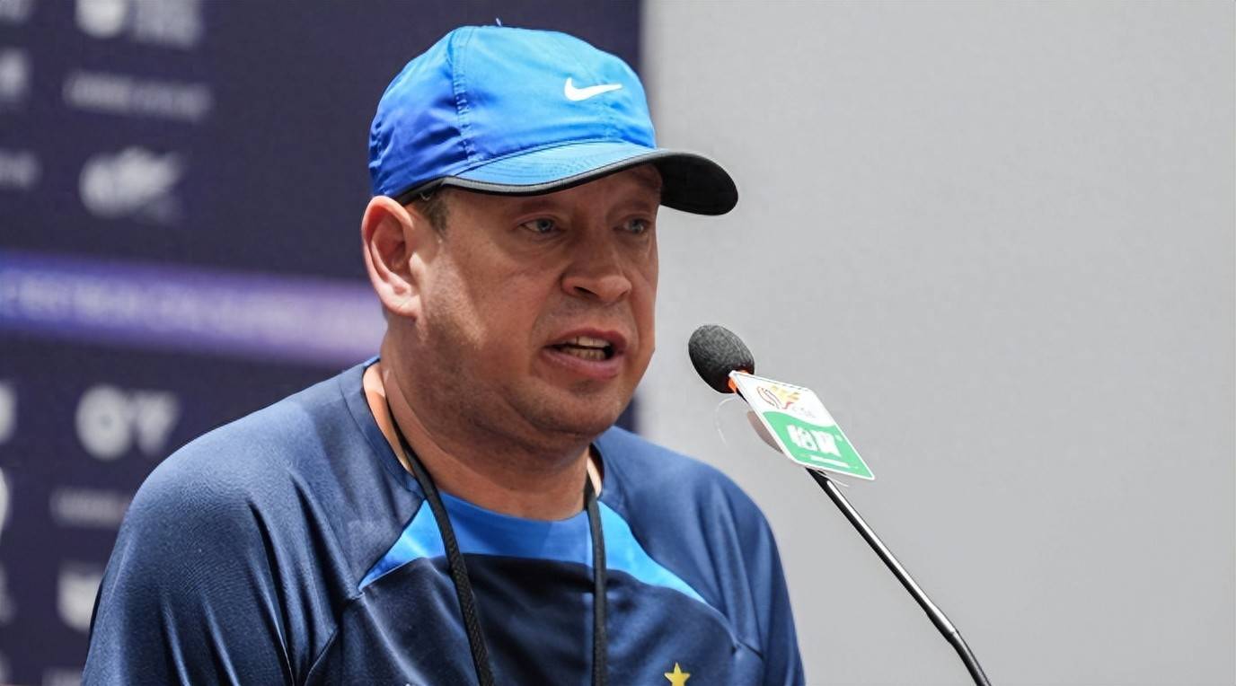 怀才不遇！昔日当红国脚成为申花摆设，打算走人，或转投中甲闯荡