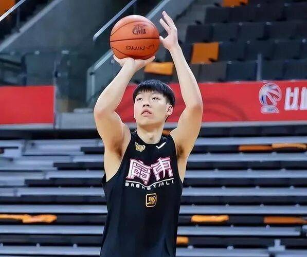 早日康复！广东队击败广州队！杜锋爱徒受伤：将进行手术治疗