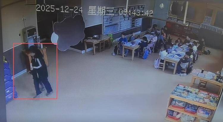 太原乐新幼儿园老师被曝多次殴打幼童 回应:涉事老师已停职(图3)