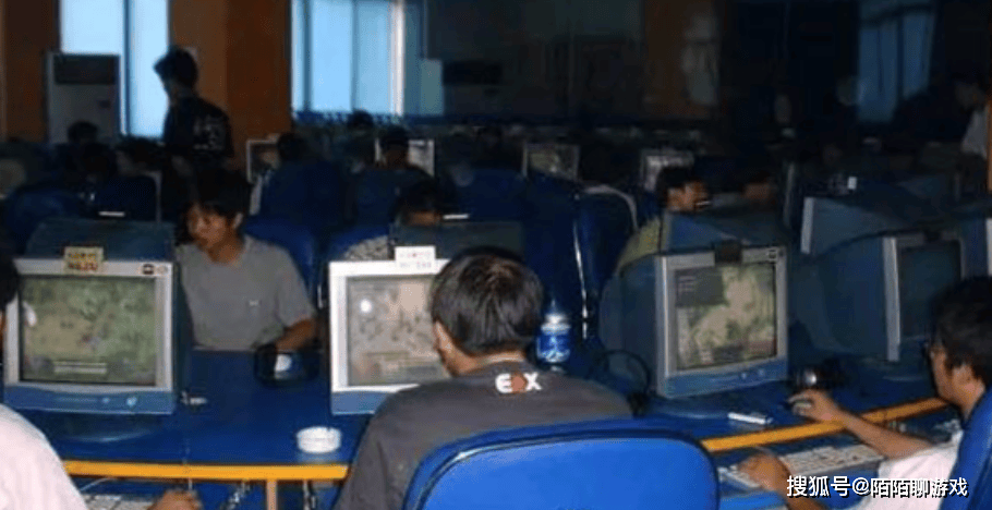 年轻人的第一口“赛博酒精”，网易把它做成“合法私服”了？